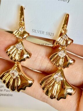18k Gold plated shell earrings